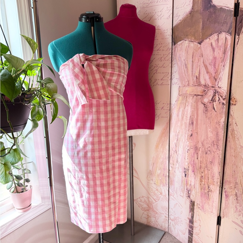 Chic Pink Gingham Strapless Dress